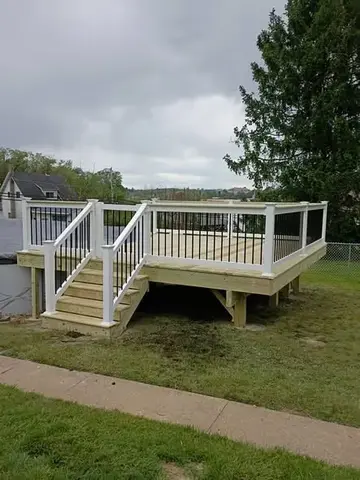 Deck project photo by KMA Carpentry